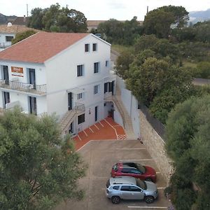 Corsica Hostel Porto-Vecchio, Dortoir Ou Chambre Privee